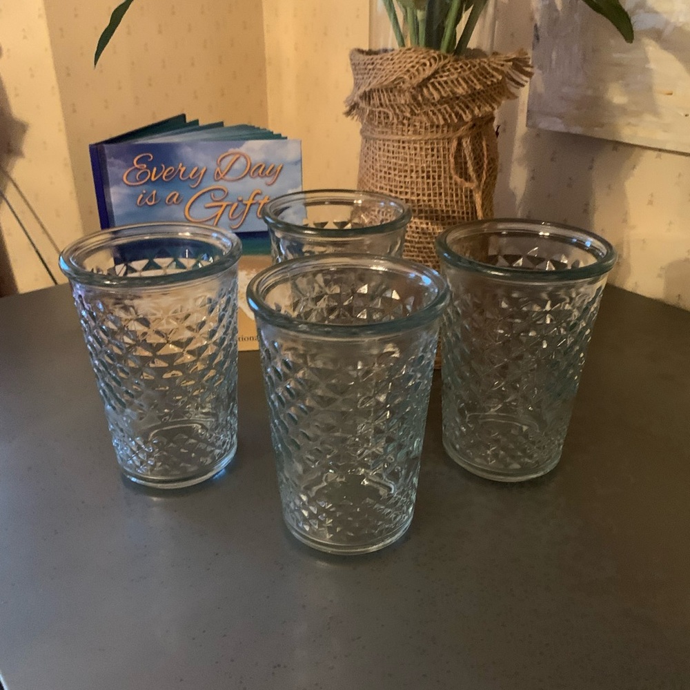 4 Anchor Hocking, VINTAGE thick heavy clear glass diamond tumblers. Made in USA.